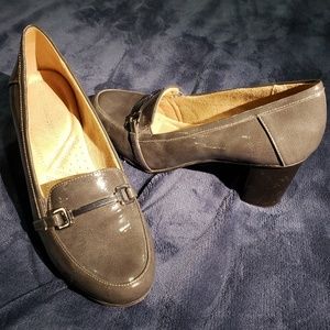 Naturalizer Sz 10 Loafer Style Pumps JONI Heel